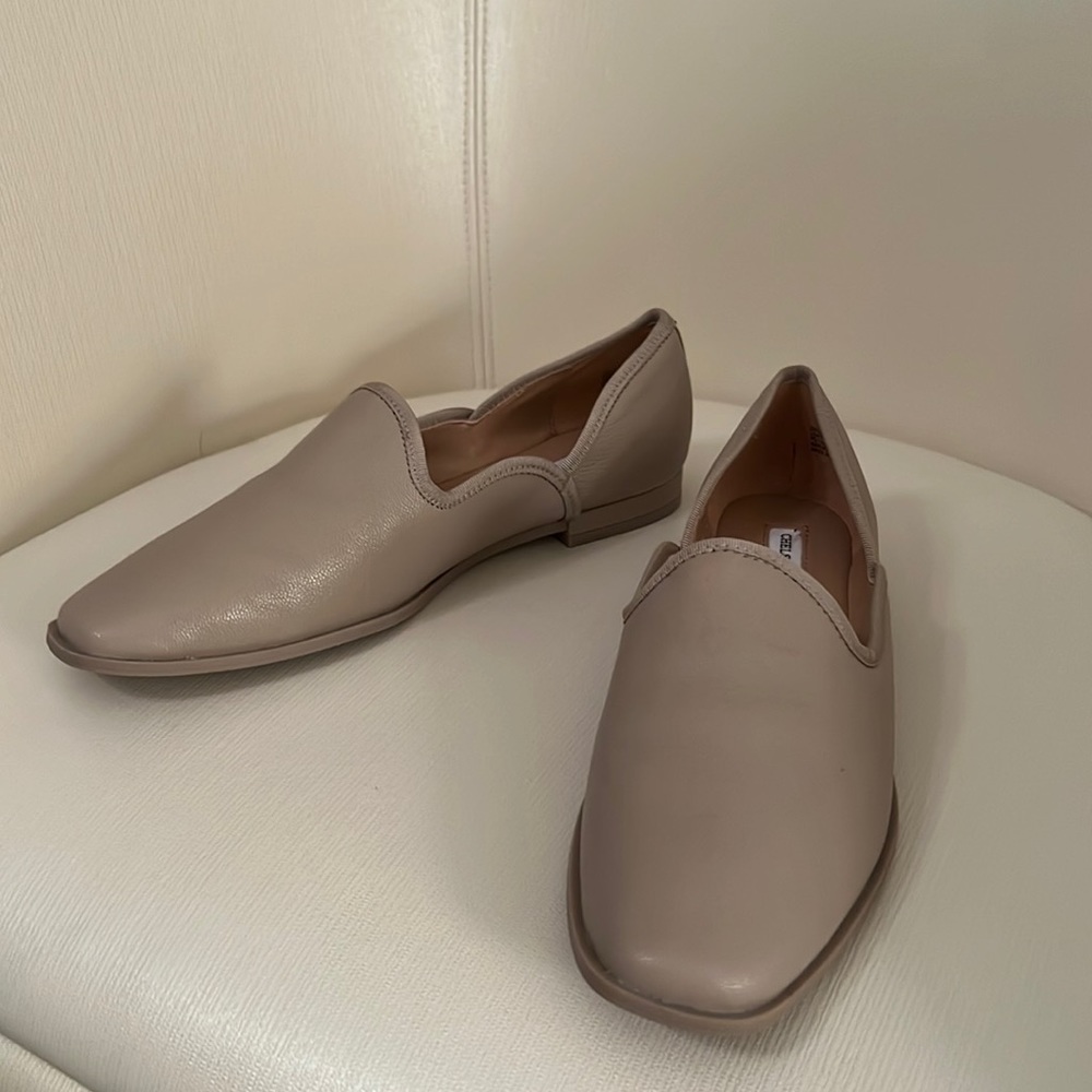 Chelsea & Violet leather tan loafers. Women’s size 8.5